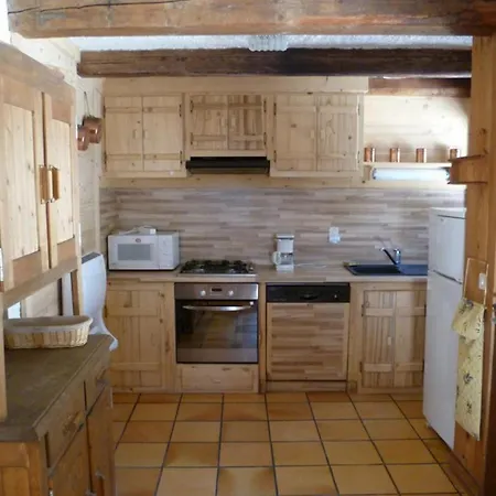 Maison Chaleureuse A Avec Cheminee. Holiday home Notre-Dame-de-Bellecombe