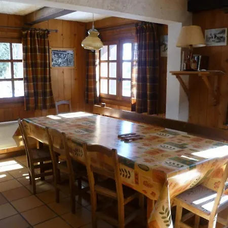 Сasa de vacaciones Maison Chaleureuse à Avec Cheminée. Notre-Dame-de-Bellecombe