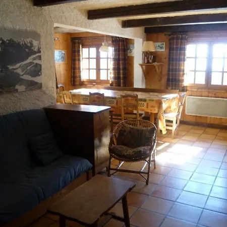 Maison Chaleureuse à Avec Cheminée. Notre-Dame-de-Bellecombe